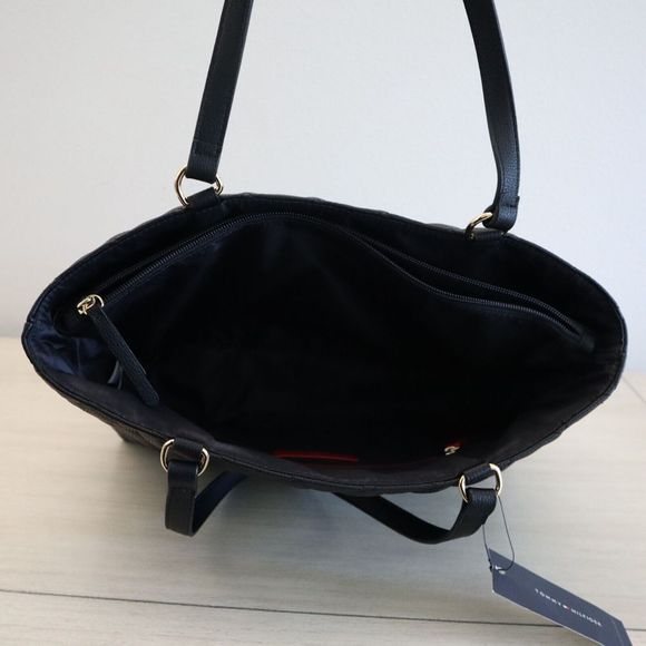 Tommy Hilfiger 69J8162 001 Women's Large Black Quilted Shoulder Tote Bag - Picture 8 of 8